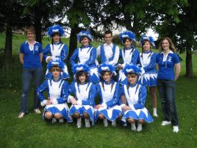 tanzgarde blue stars mit trainern silke und dorit 5 2009 thumb